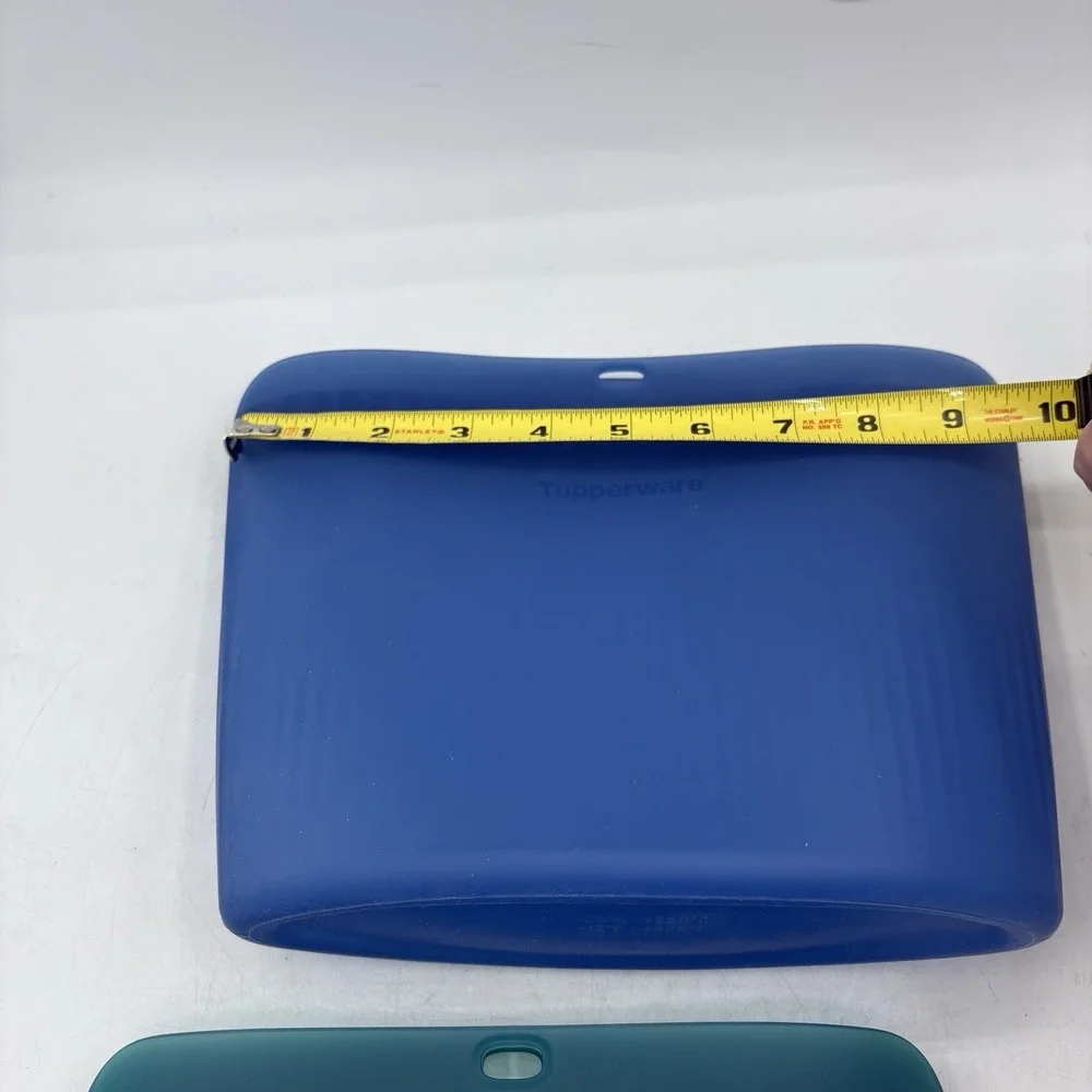 Tupperware Ultimate Silicone Bags Microwavable Blue 7.5 Cup Green 4 Cup Lot of 2